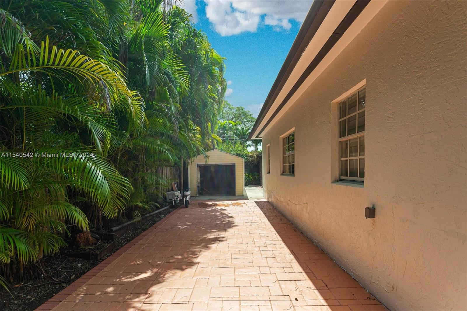 RIVIERA ESTATES 2ND ADDN - Residential Lease
