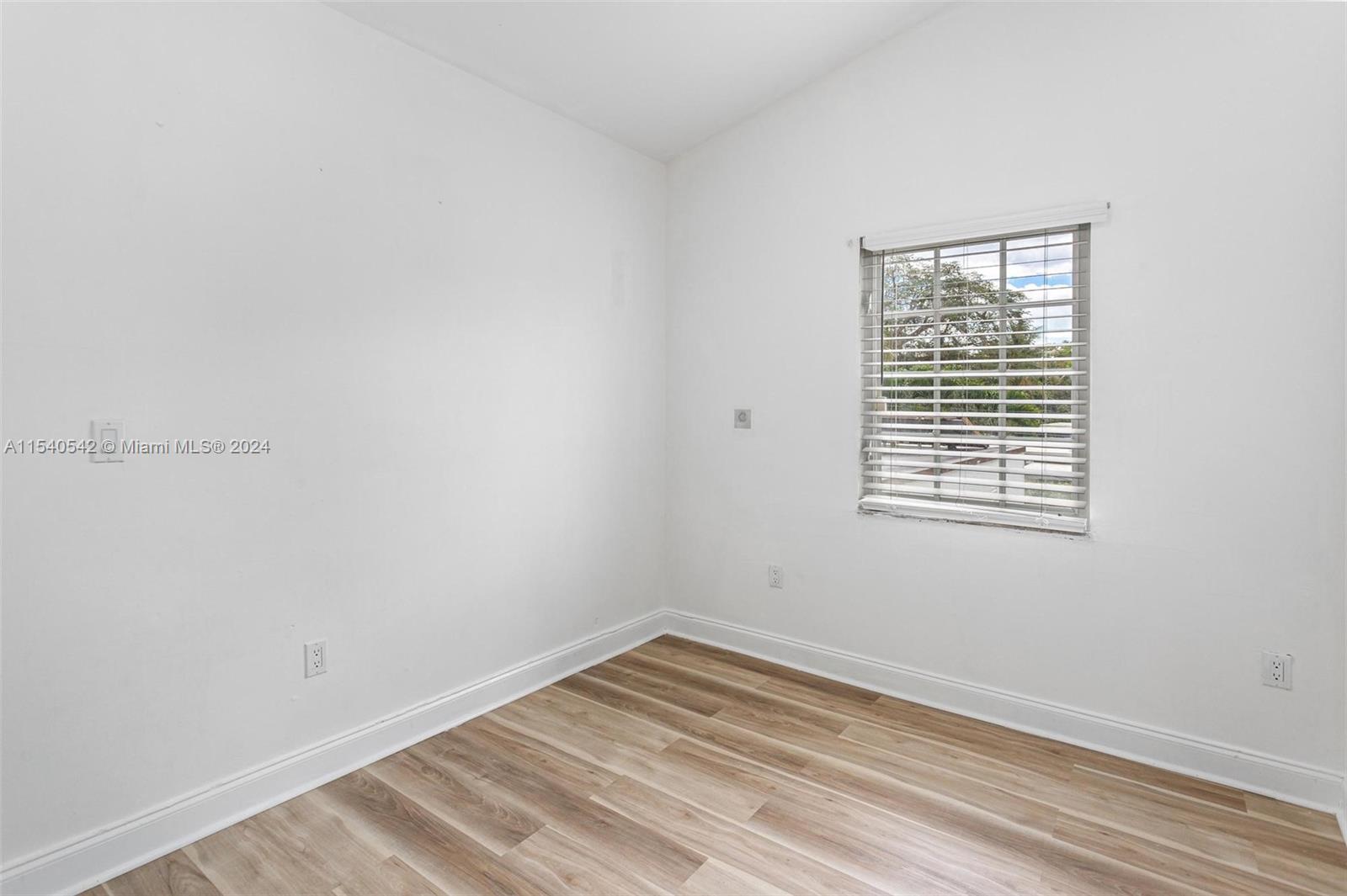 RIVIERA ESTATES 2ND ADDN - Residential Lease
