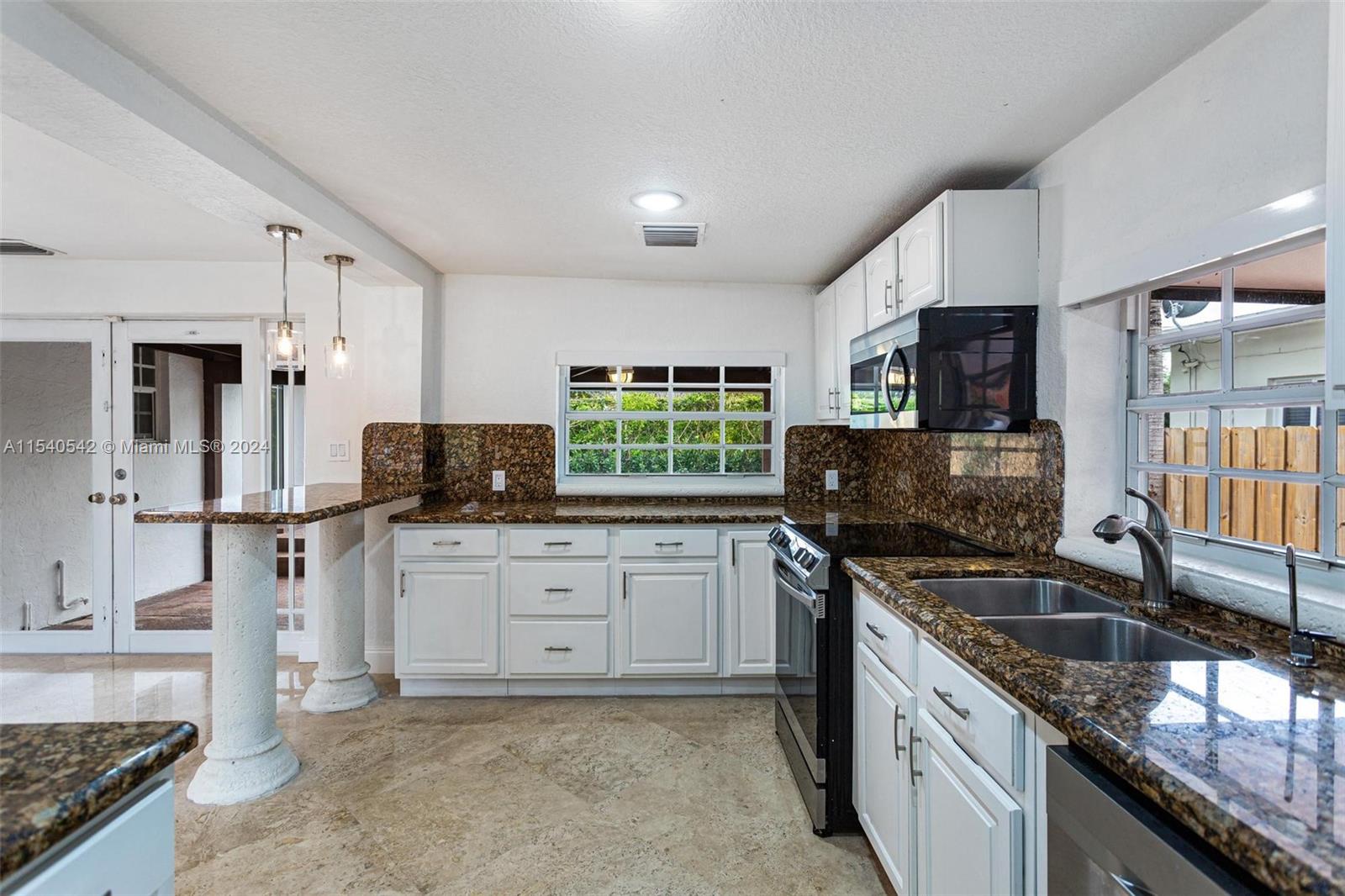 RIVIERA ESTATES 2ND ADDN - Residential Lease