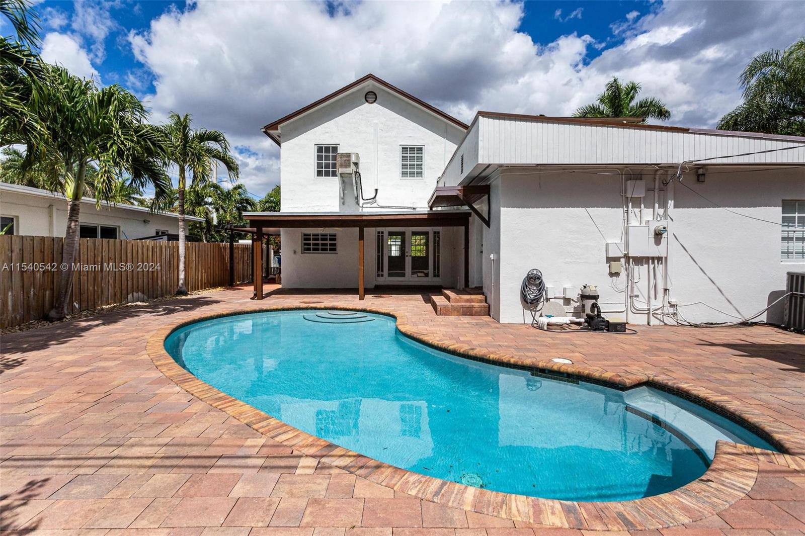 RIVIERA ESTATES 2ND ADDN - Residential Lease