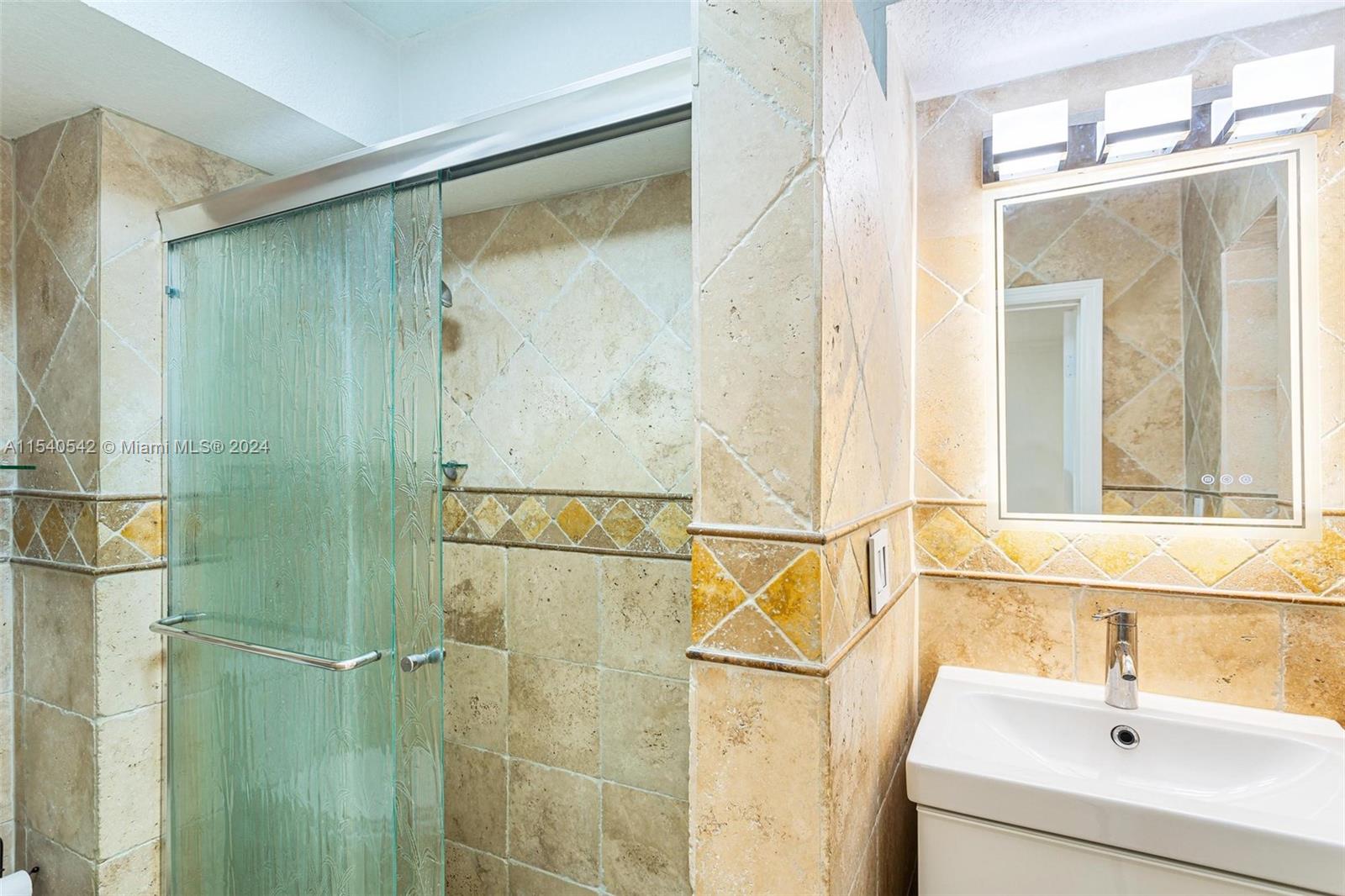 RIVIERA ESTATES 2ND ADDN - Residential Lease
