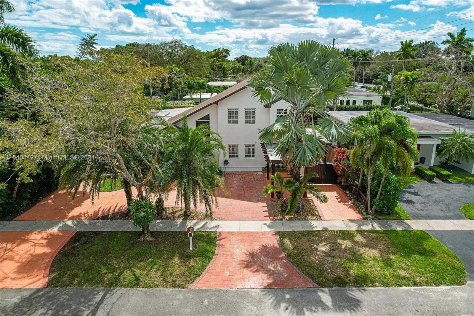 RIVIERA ESTATES 2ND ADDN - Residential Lease