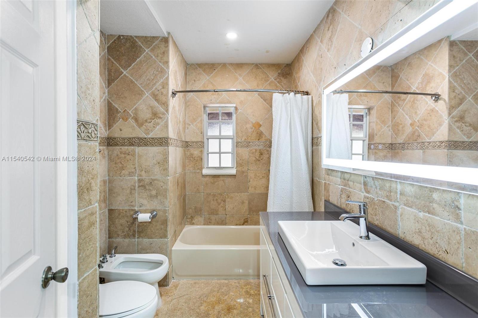 RIVIERA ESTATES 2ND ADDN - Residential Lease
