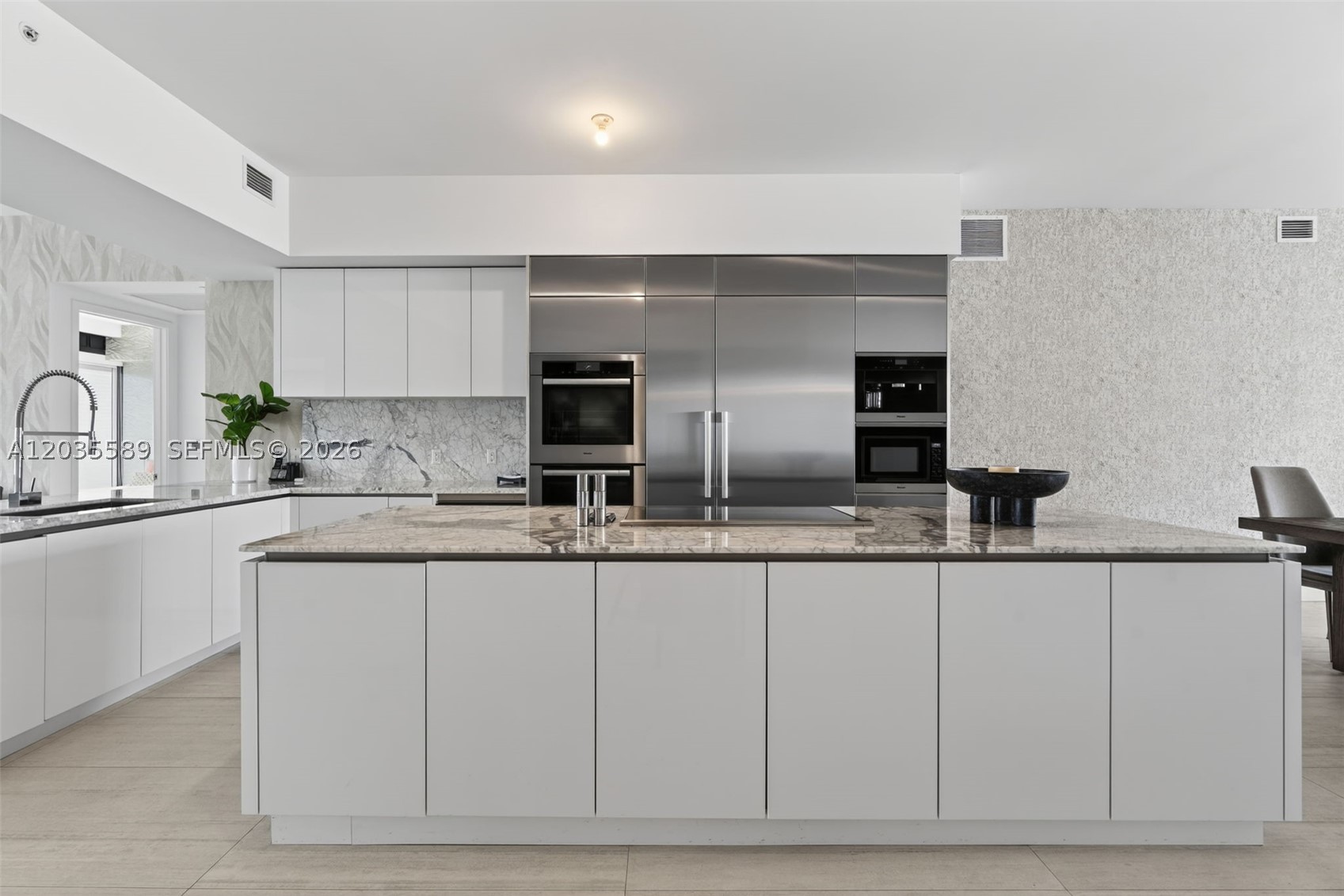 PRIVE CONDO - Residential Lease