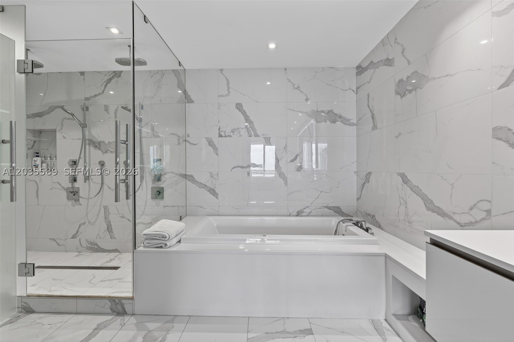 PRIVE CONDO - Residential Lease