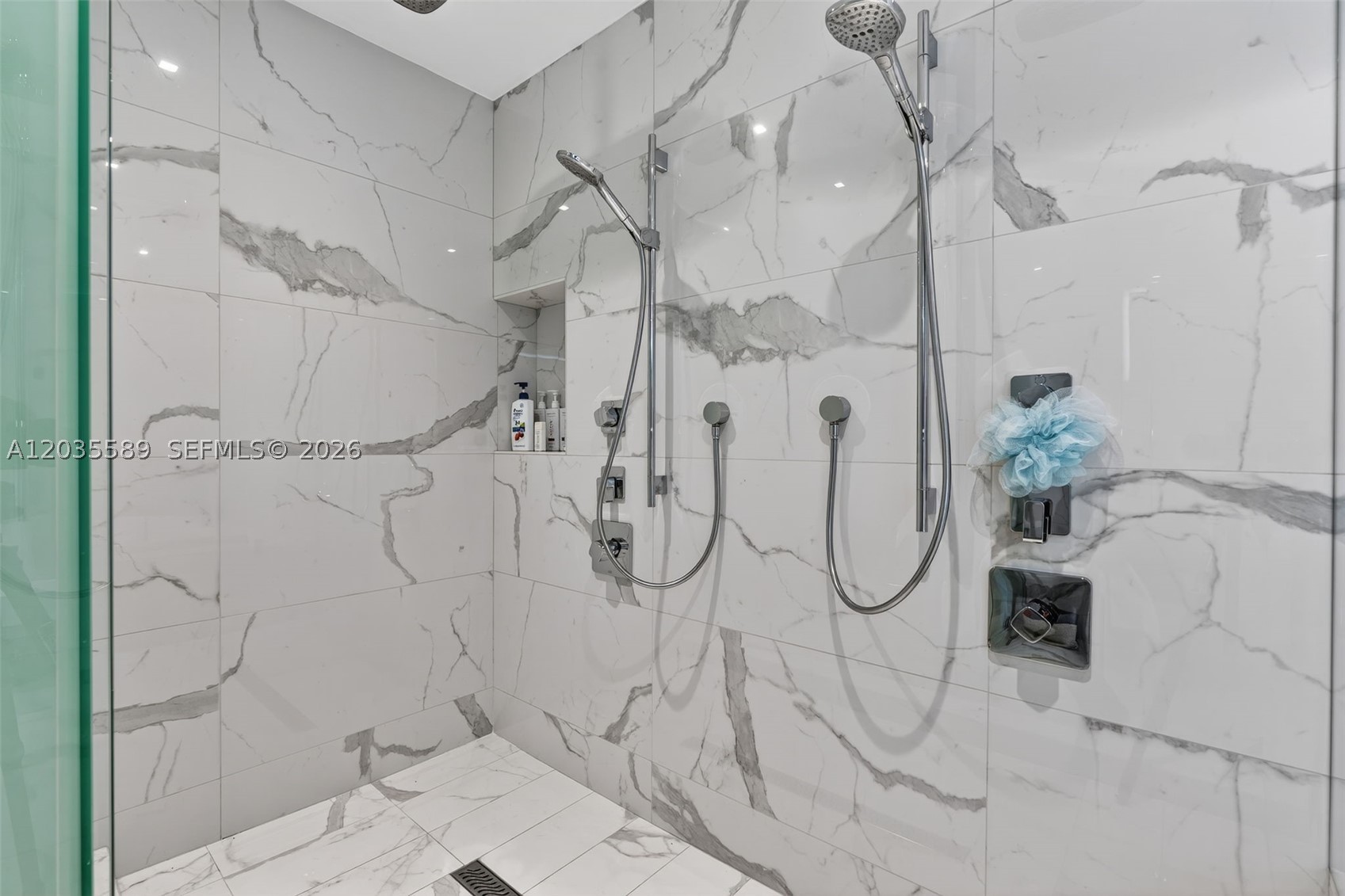 PRIVE CONDO - Residential Lease