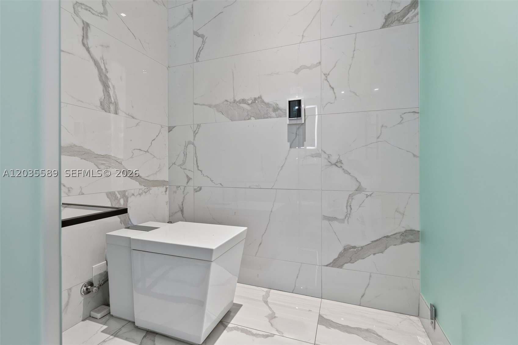 PRIVE CONDO - Residential Lease