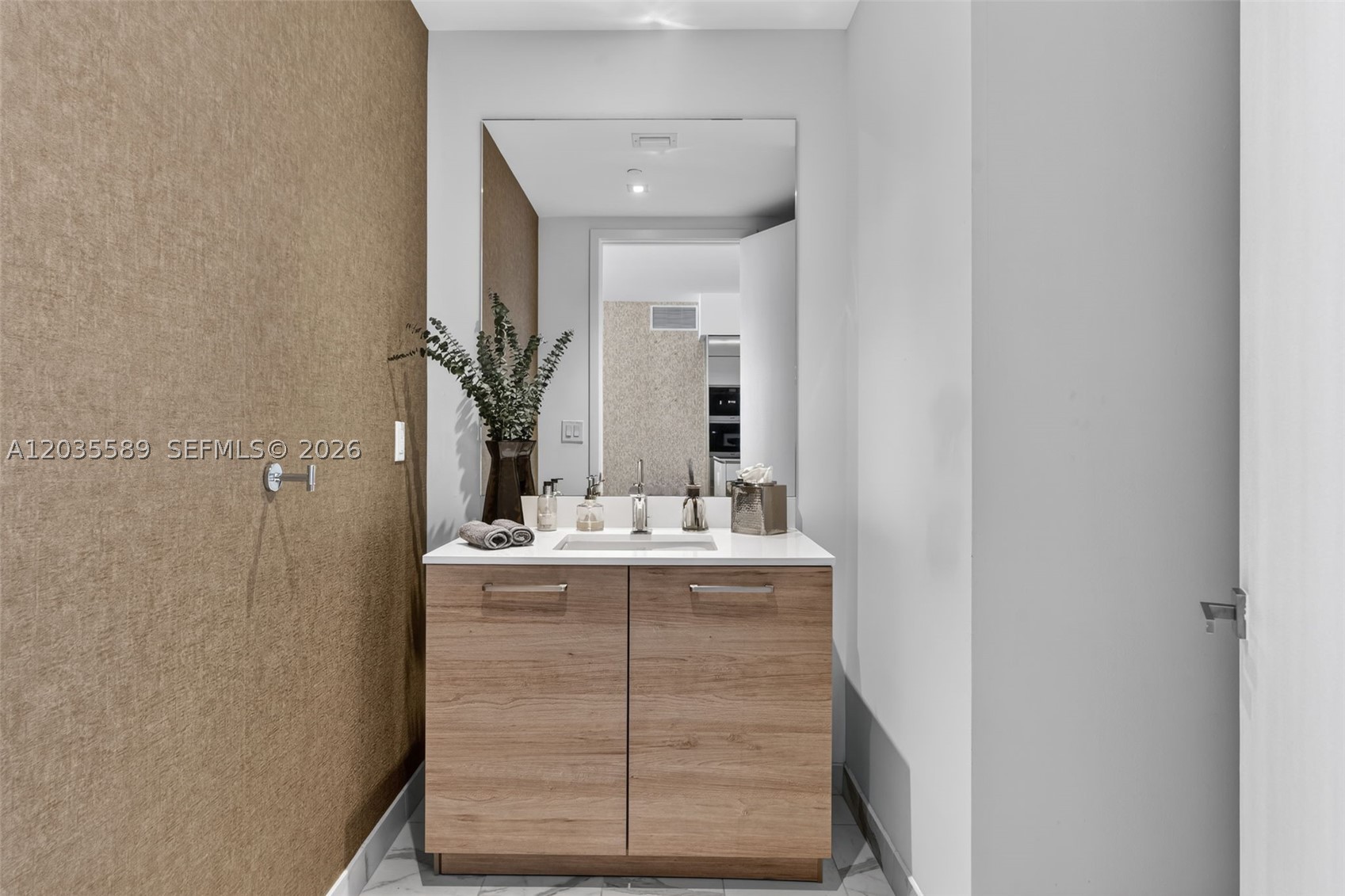 PRIVE CONDO - Residential Lease