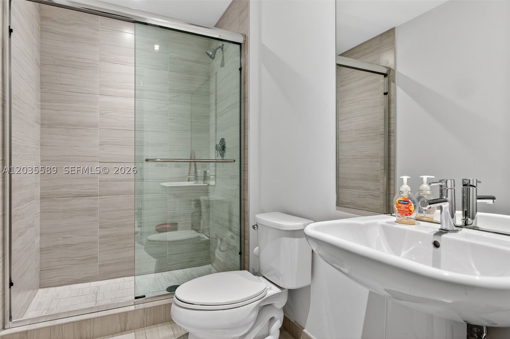 PRIVE CONDO - Residential Lease