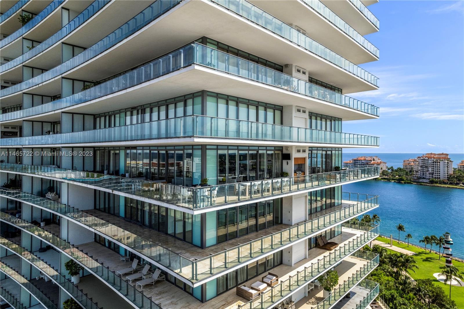 APOGEE CONDO - Residential