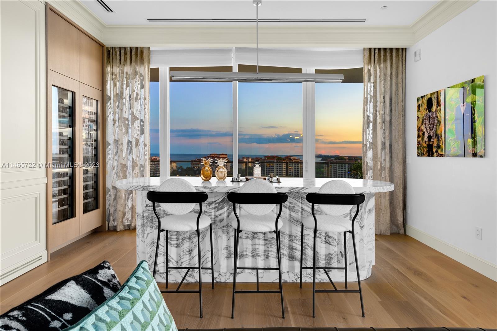 APOGEE CONDO - Residential