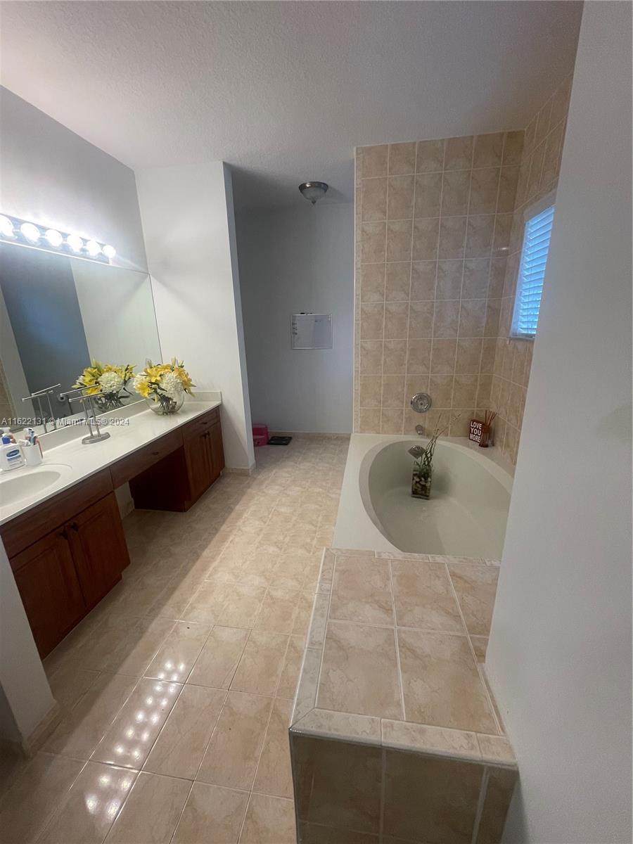 SILVER PALM HOMES - Residential Lease