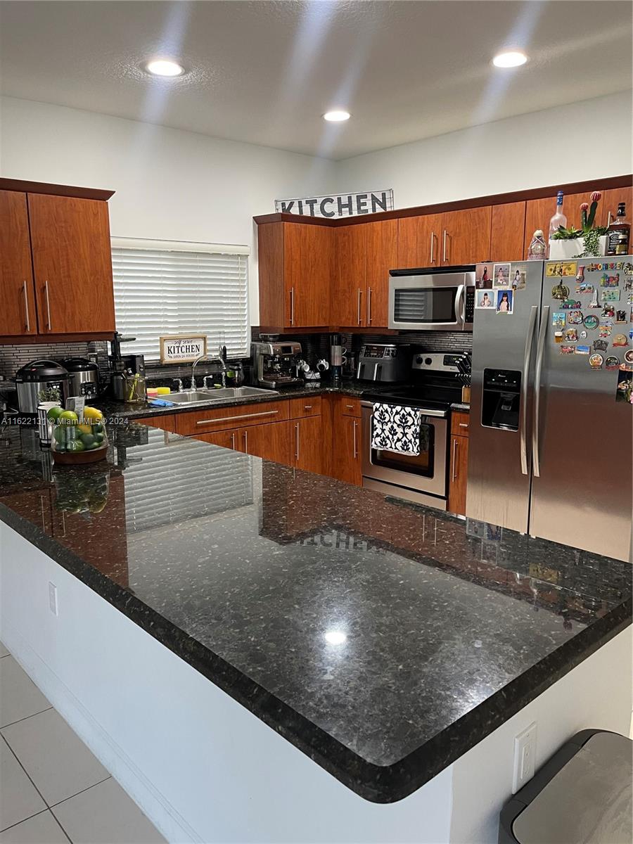 SILVER PALM HOMES - Residential Lease