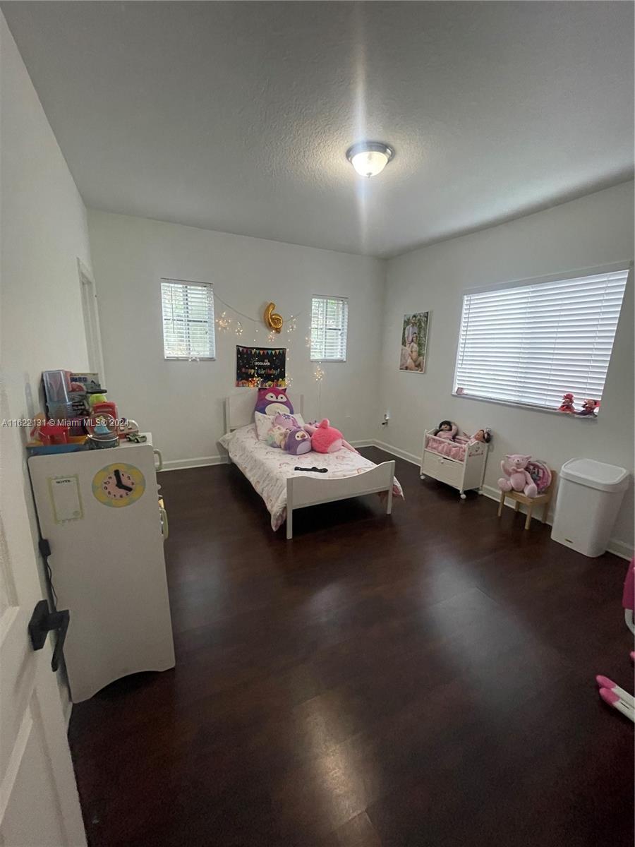 SILVER PALM HOMES - Residential Lease