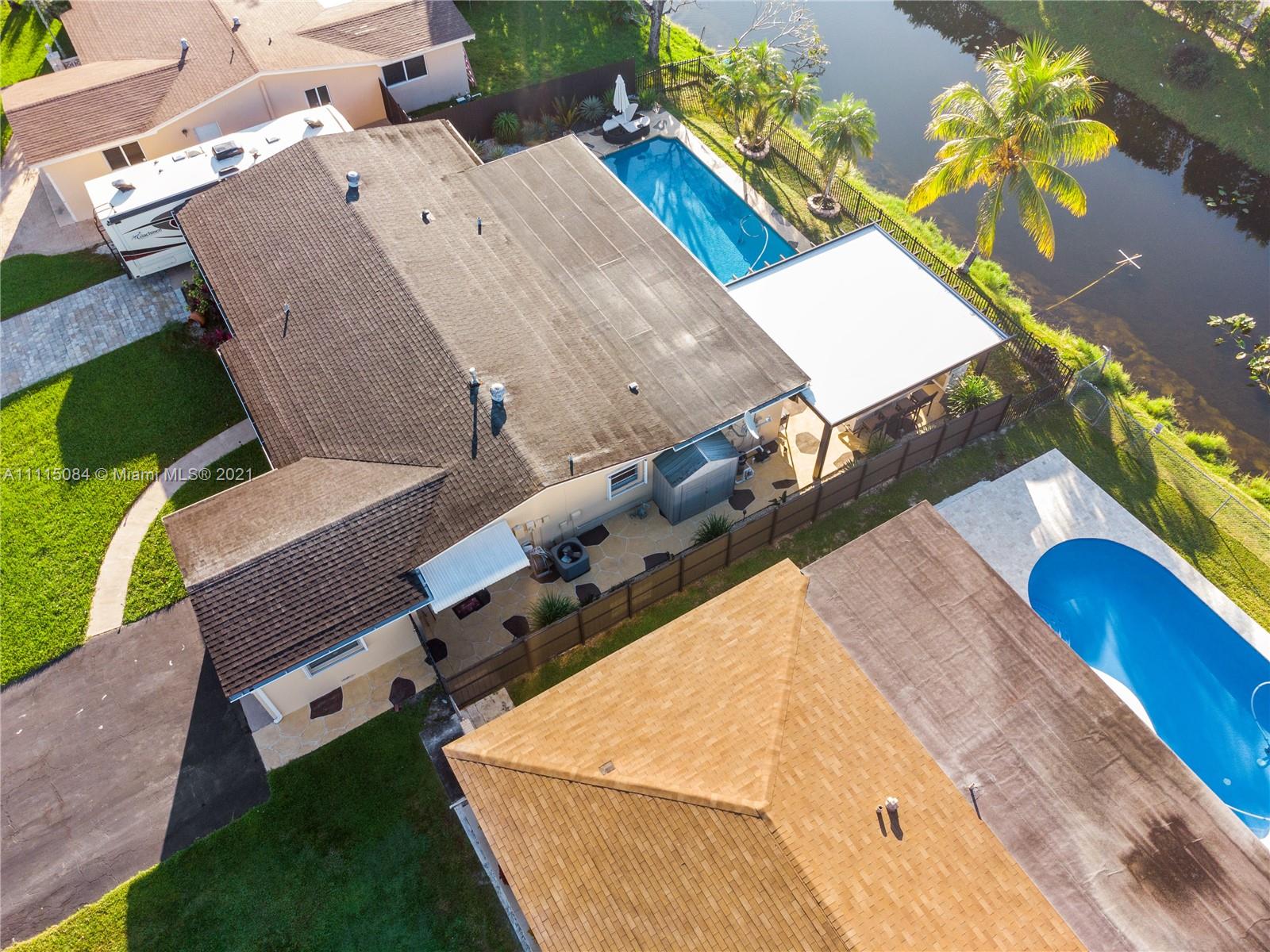PASADENA LAKES WEST - Residential