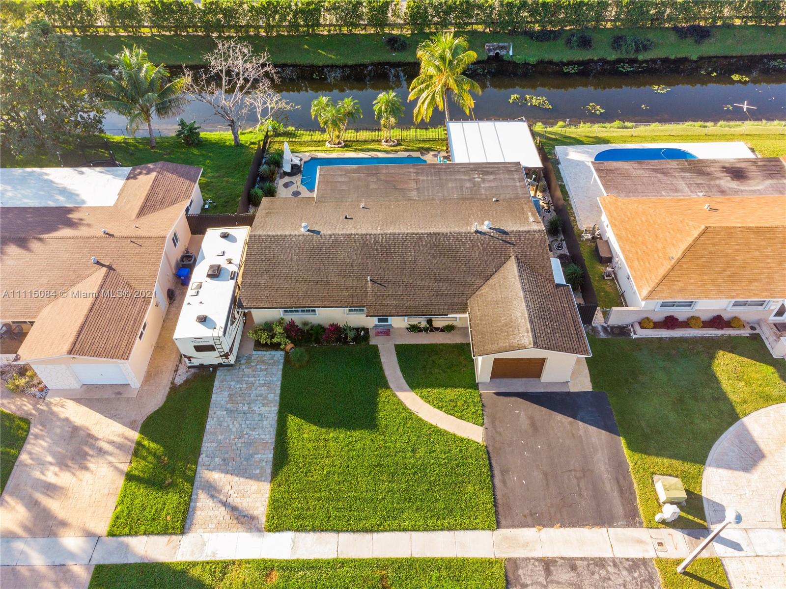 PASADENA LAKES WEST - Residential