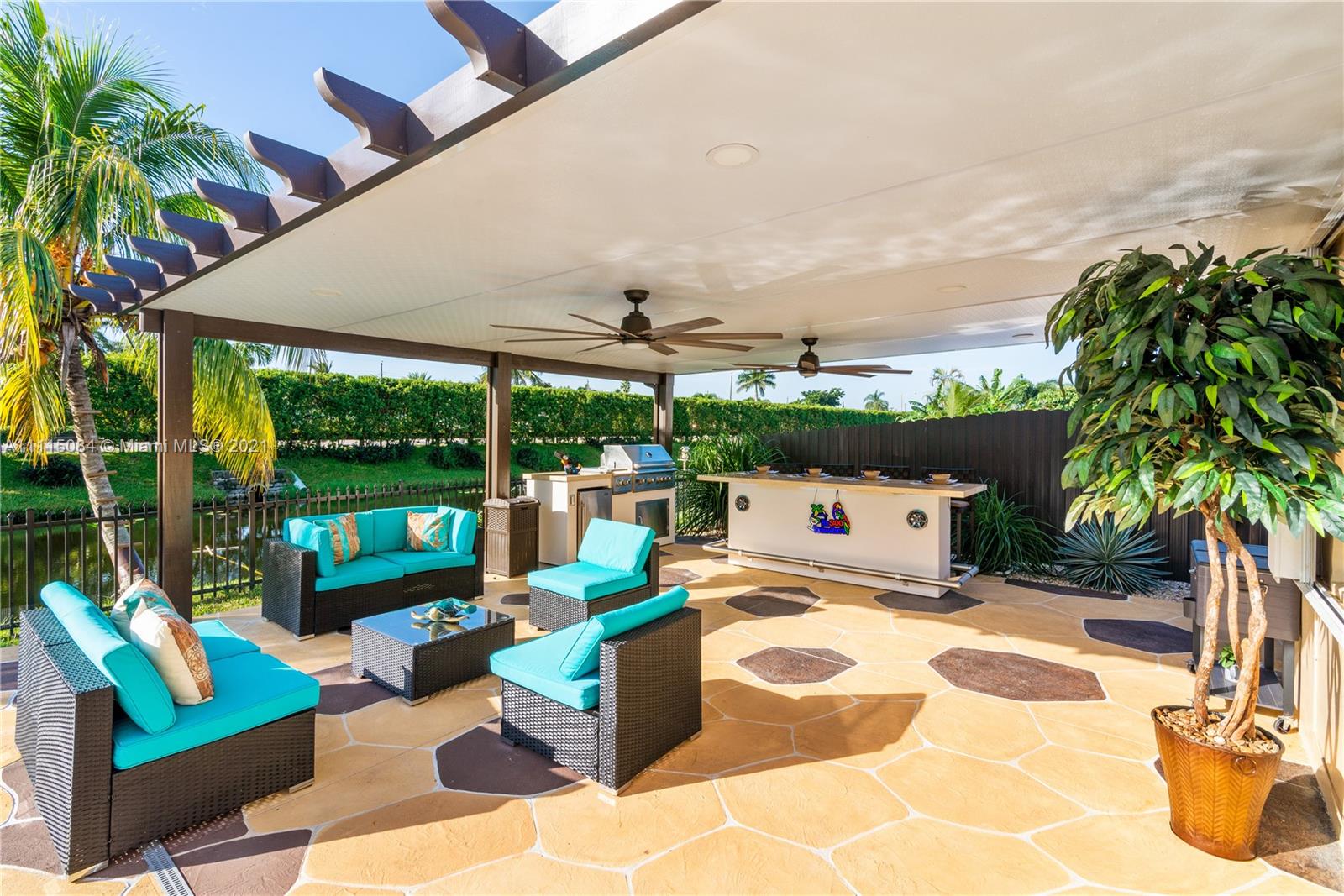 PASADENA LAKES WEST - Residential