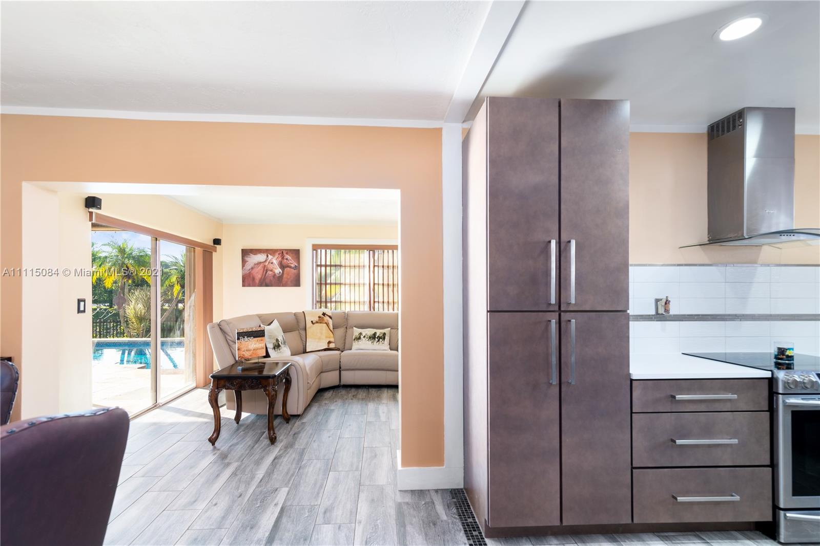 PASADENA LAKES WEST - Residential
