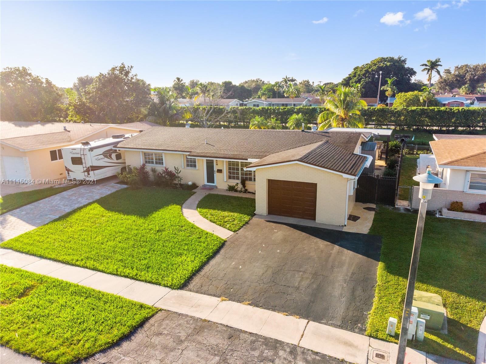 PASADENA LAKES WEST - Residential