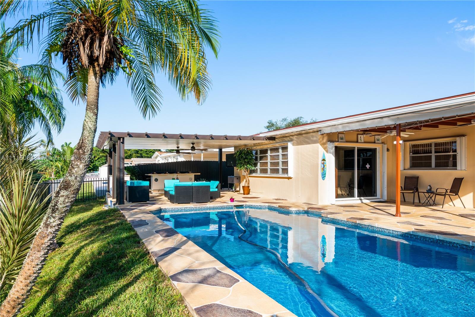 PASADENA LAKES WEST - Residential