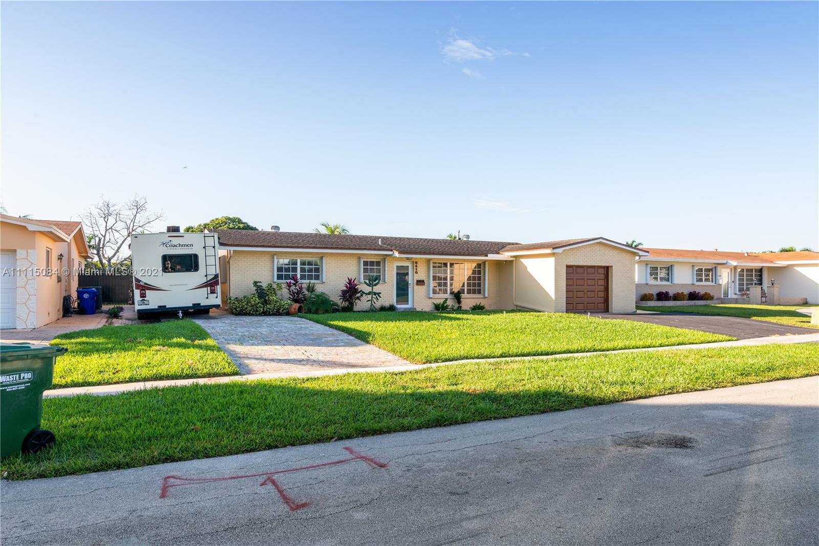 PASADENA LAKES WEST - Residential