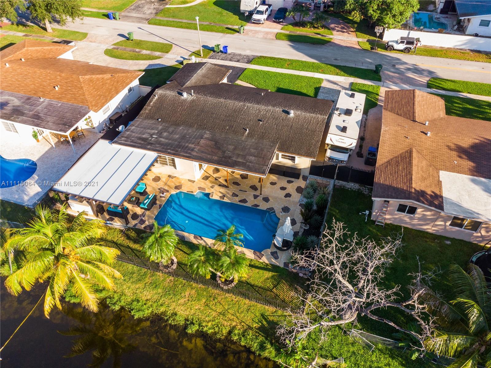 PASADENA LAKES WEST - Residential