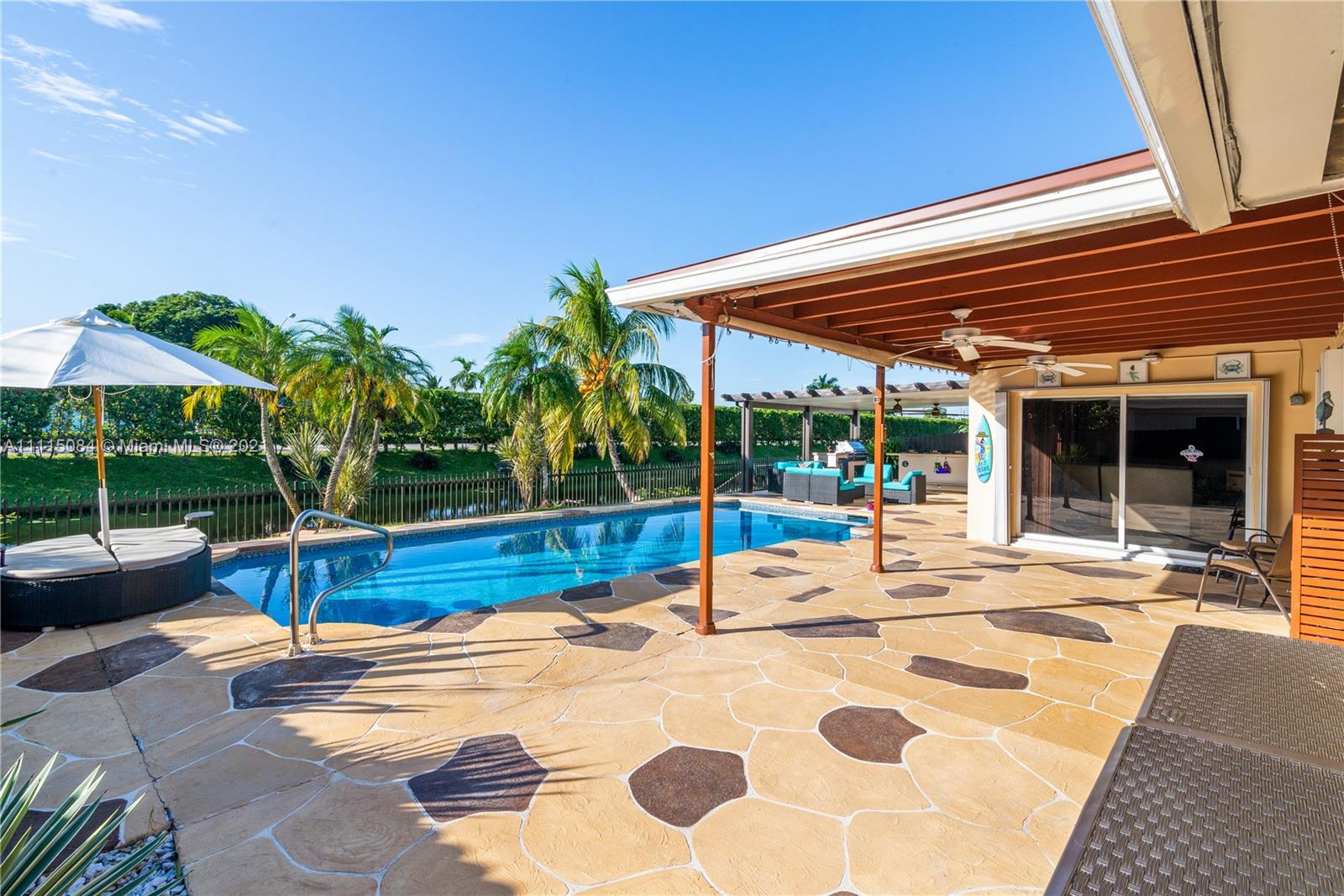 PASADENA LAKES WEST - Residential