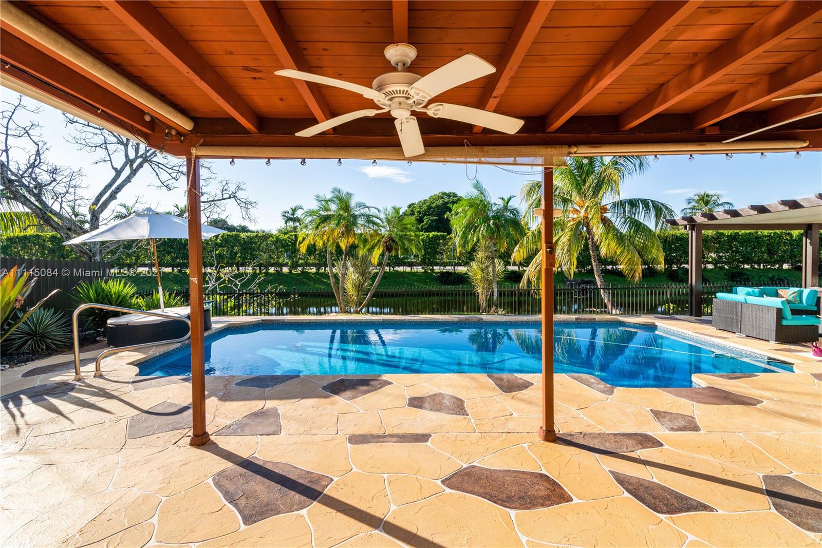 PASADENA LAKES WEST - Residential