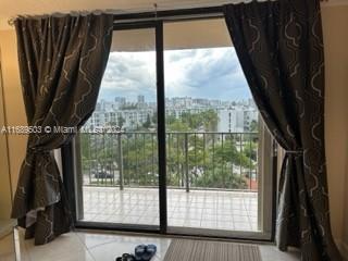 WINSTON TOWERS 600 CONDO - Residential