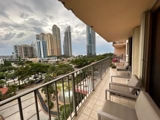WINSTON TOWERS 600 CONDO - Residential