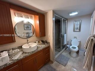 WINSTON TOWERS 600 CONDO - Residential