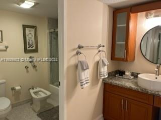 WINSTON TOWERS 600 CONDO - Residential