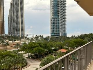 WINSTON TOWERS 600 CONDO - Residential