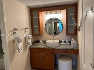WINSTON TOWERS 600 CONDO - Residential