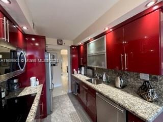 WINSTON TOWERS 600 CONDO - Residential