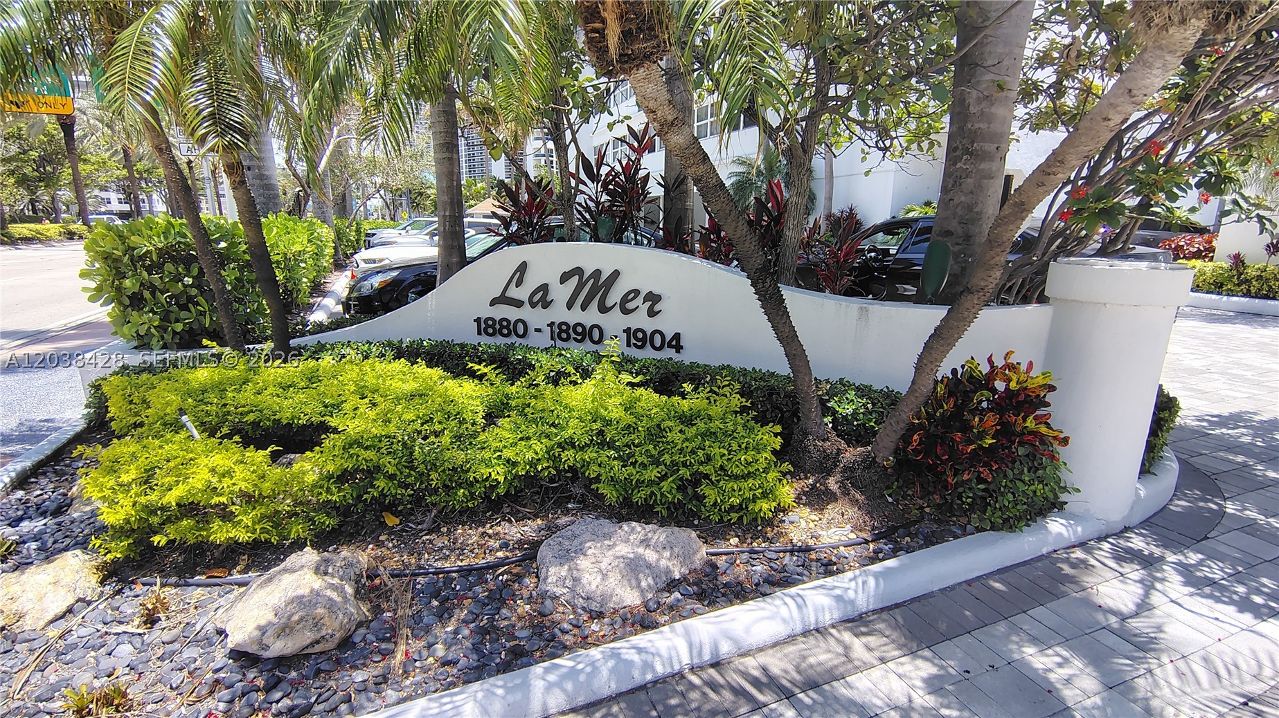 LA MER ESTATES SOUTH COND - Residential Lease