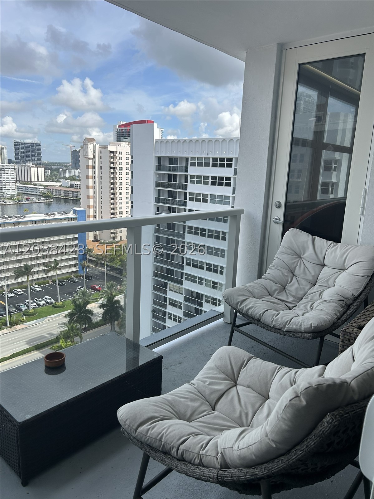 LA MER ESTATES SOUTH COND - Residential Lease
