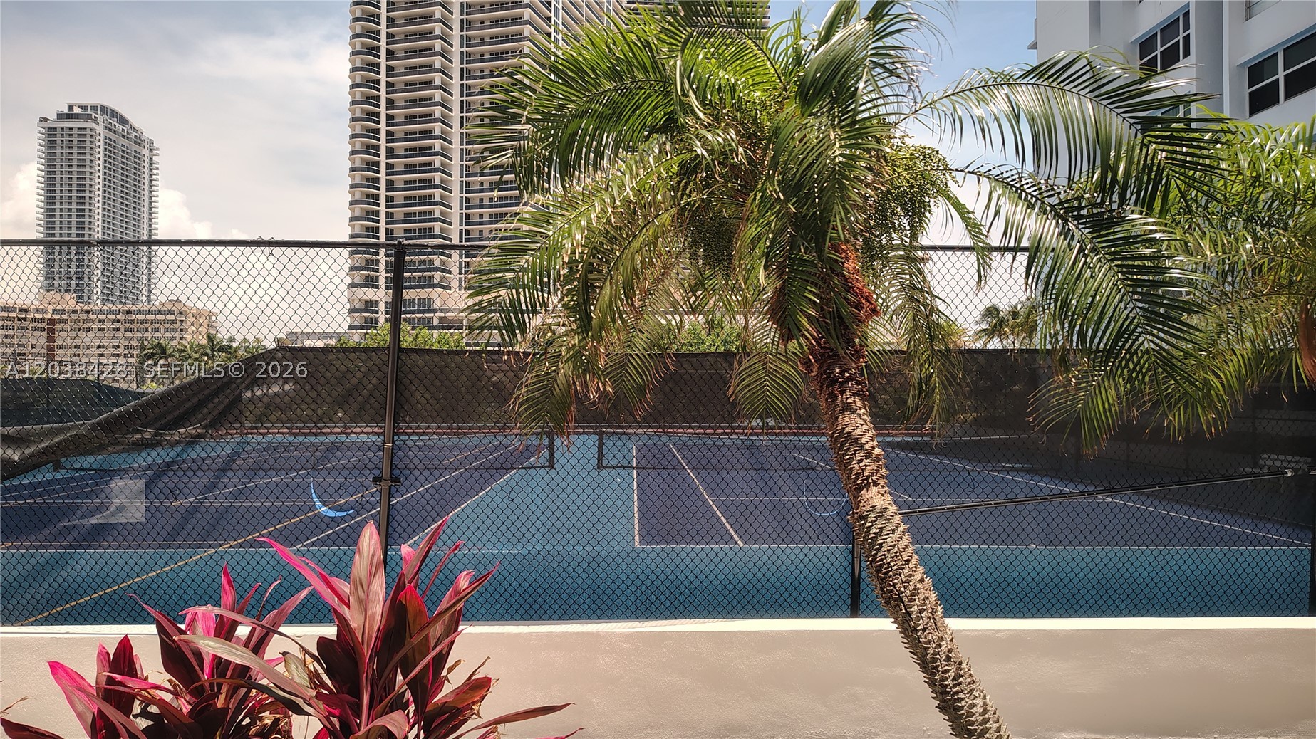 LA MER ESTATES SOUTH COND - Residential Lease