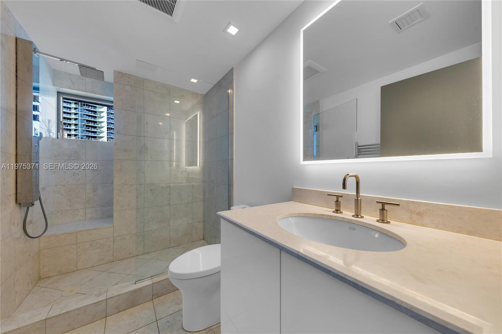 DIPLOMAT OCEANFRONT RESID - Residential