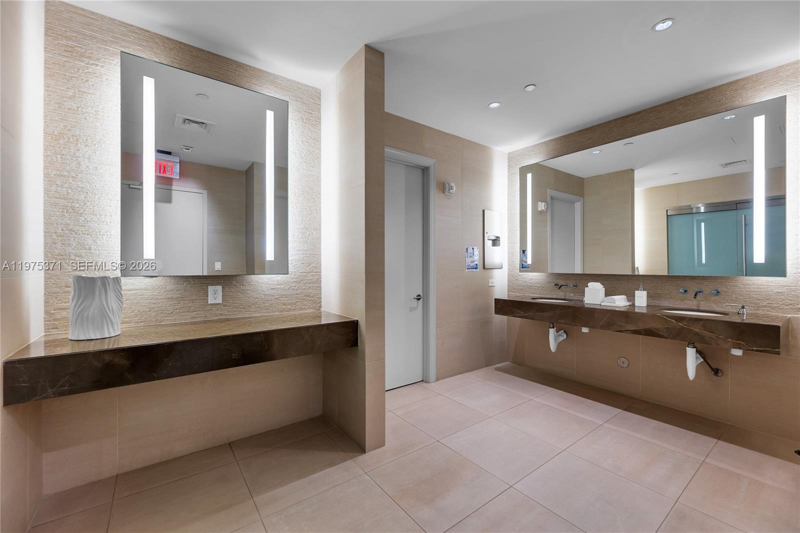 DIPLOMAT OCEANFRONT RESID - Residential