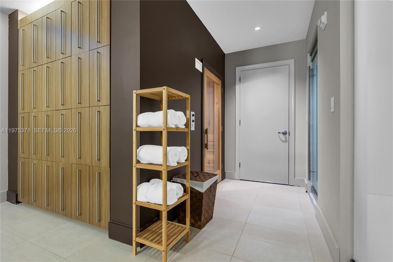 DIPLOMAT OCEANFRONT RESID - Residential