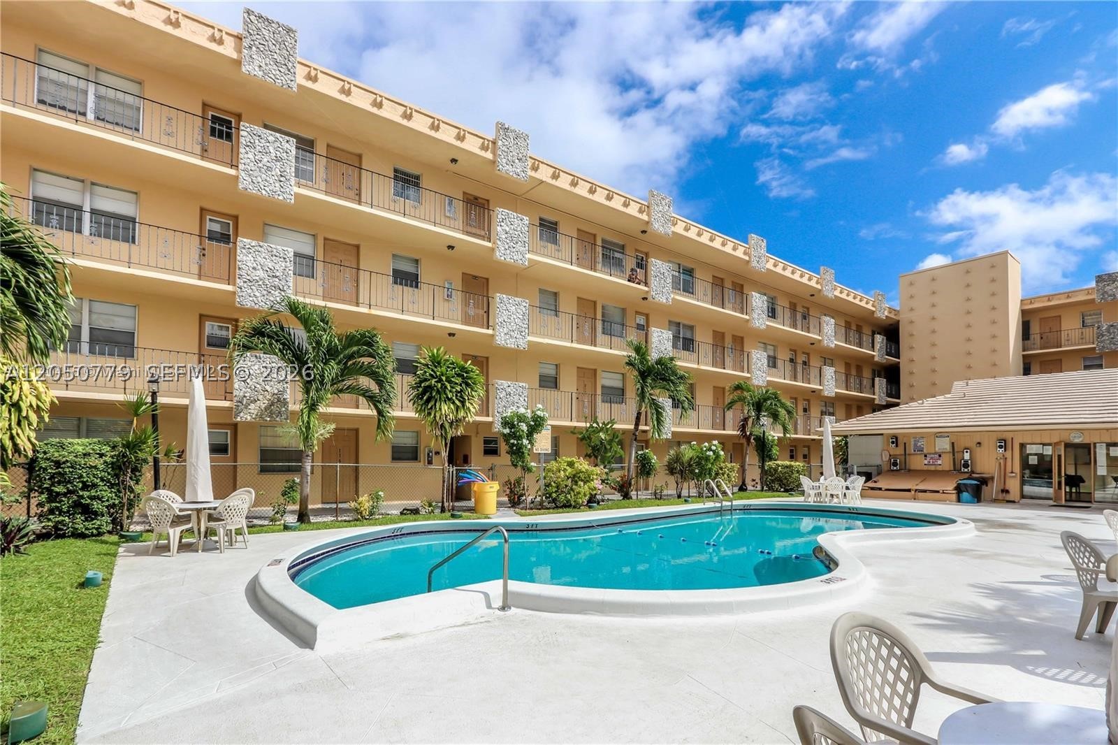 WARRENTON HOUSE CONDO - Residential