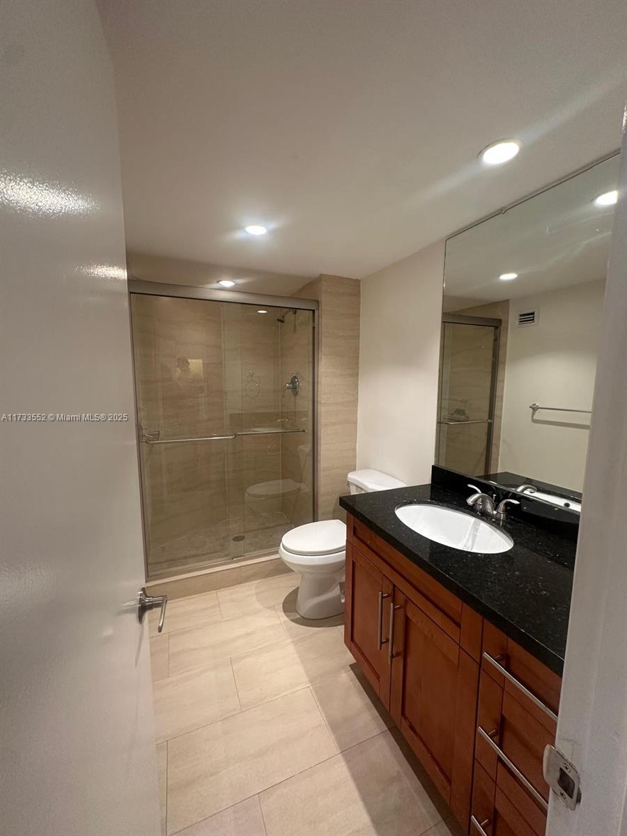 TOWERS OF KEY BISCAYNE CON - Residential