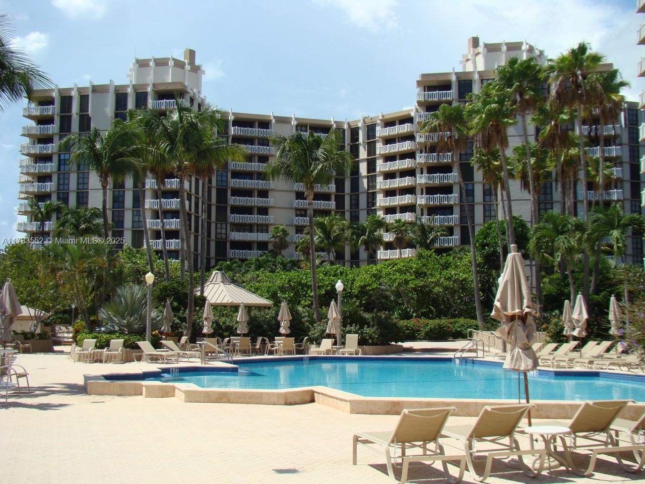TOWERS OF KEY BISCAYNE CON - Residential