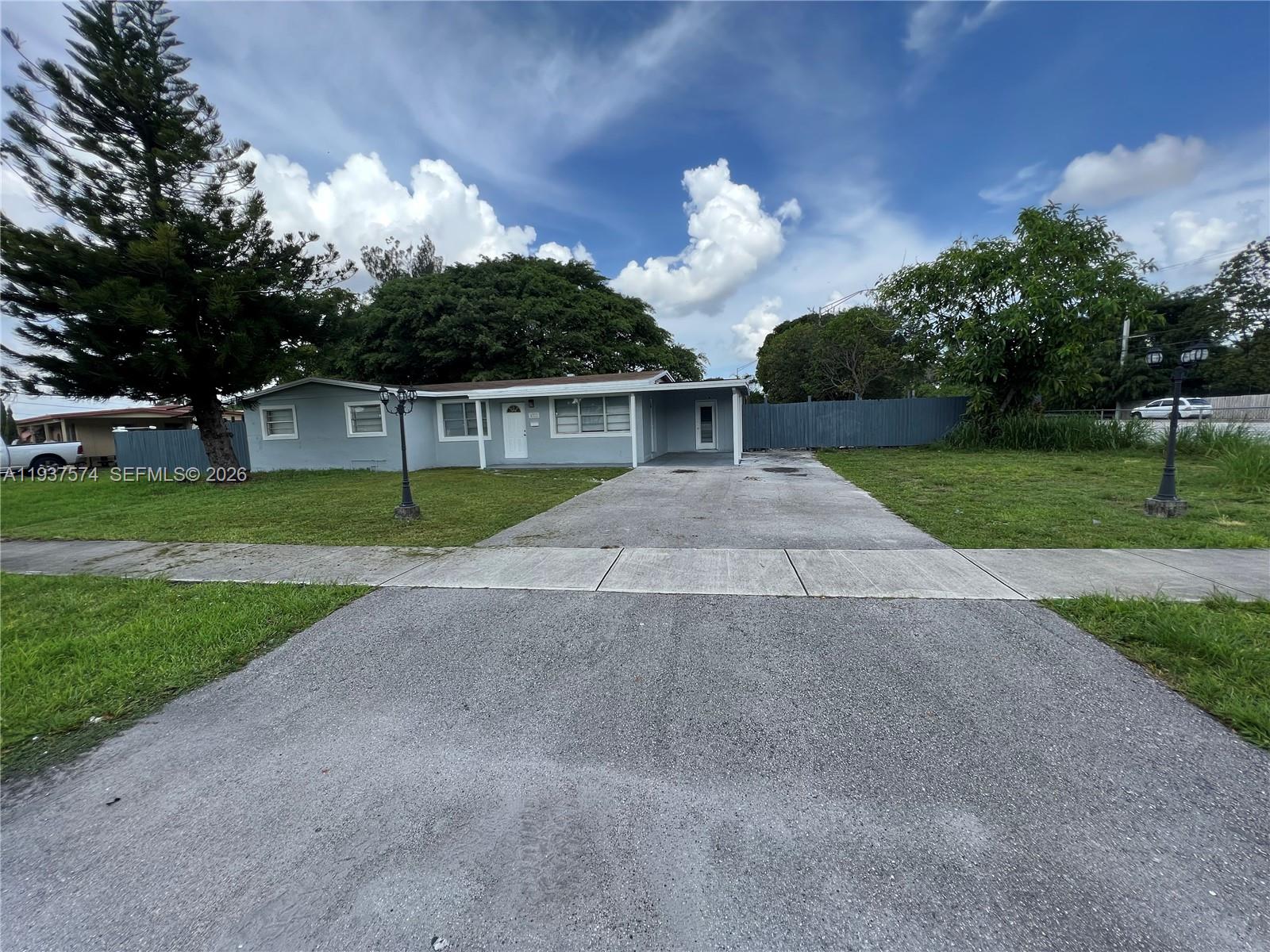 TWIN LAKES HOMES - Residential