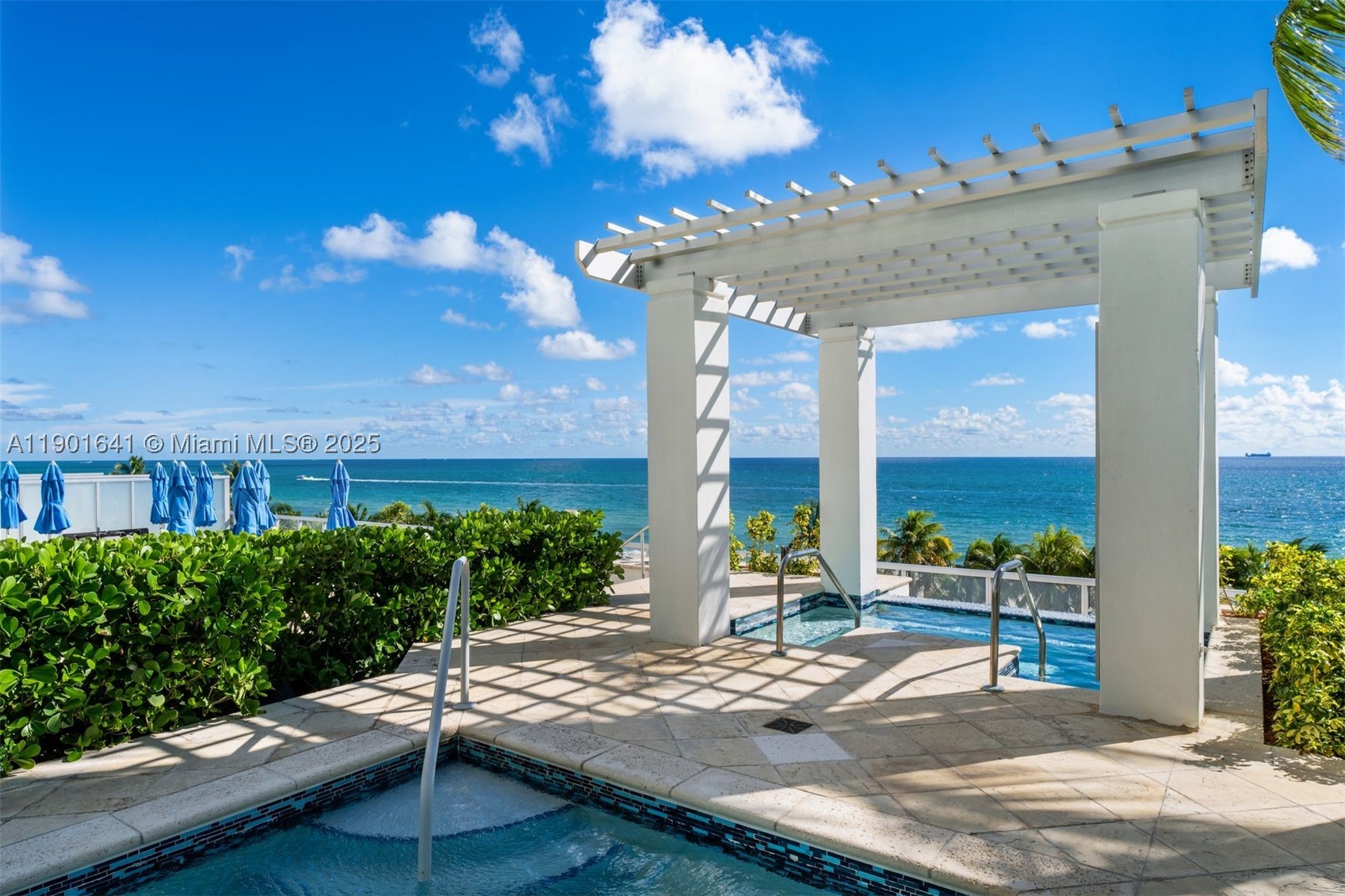 FONTAINEBLEAU III OCEAN C - Residential