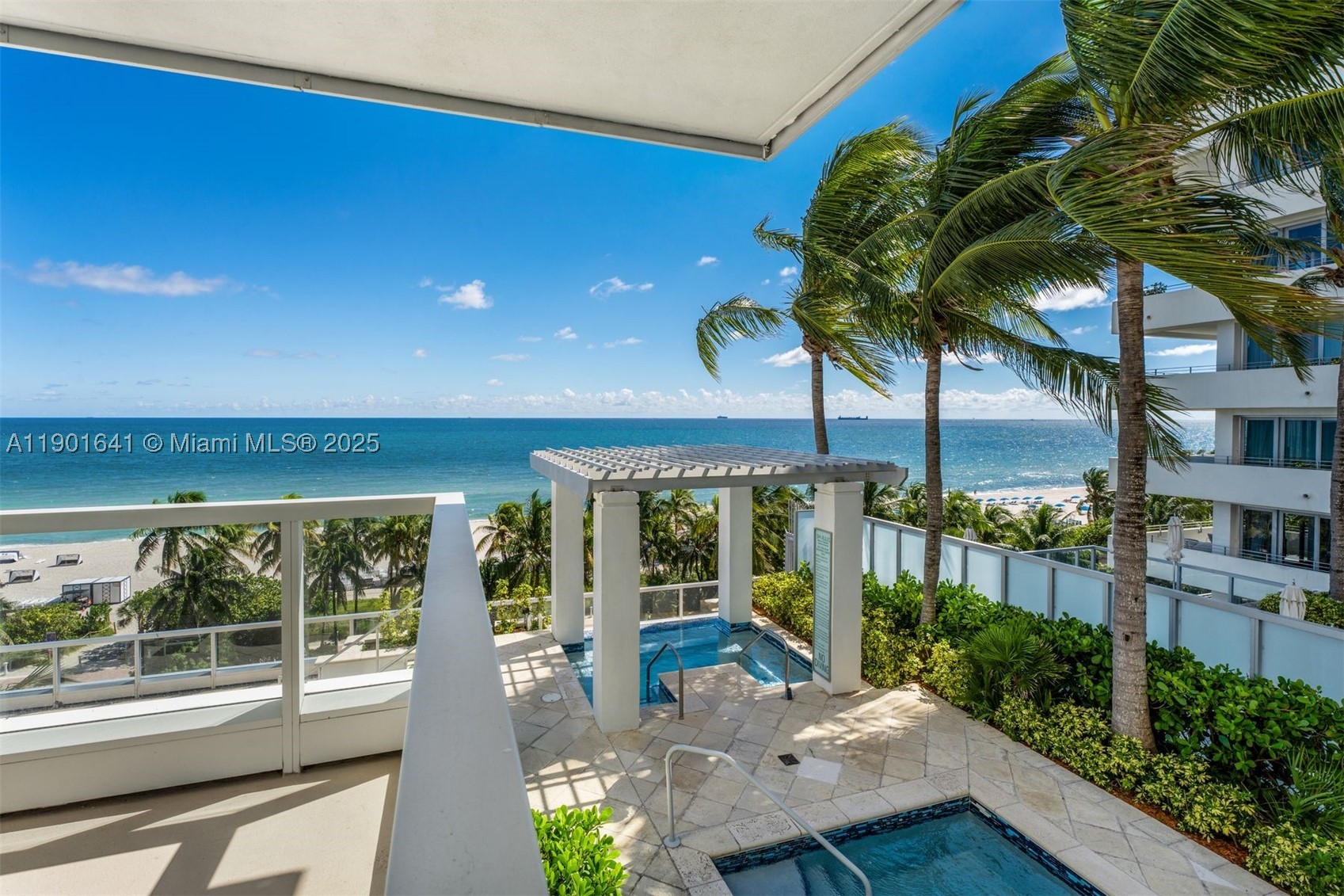 FONTAINEBLEAU III OCEAN C - Residential