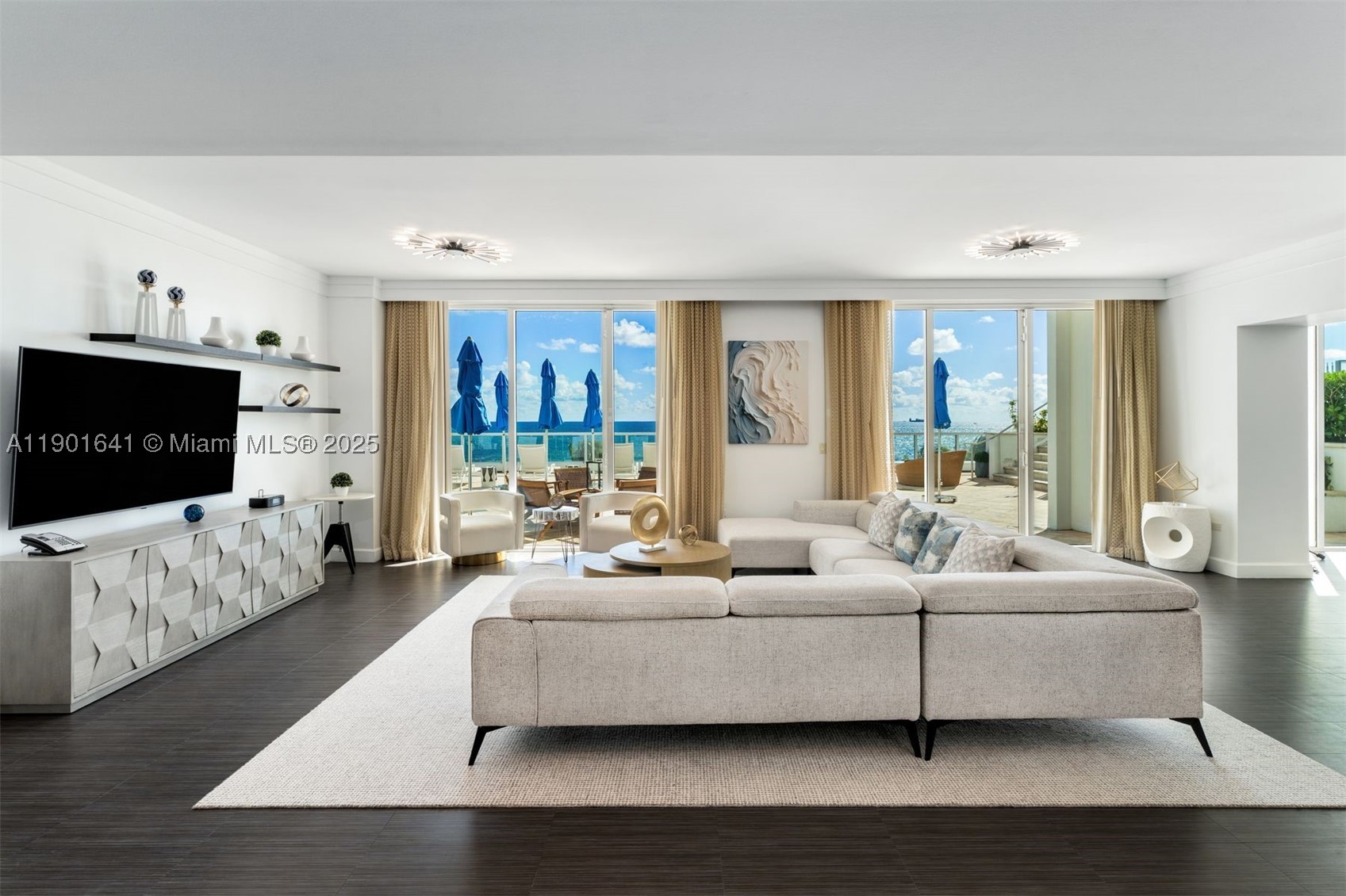 FONTAINEBLEAU III OCEAN C - Residential