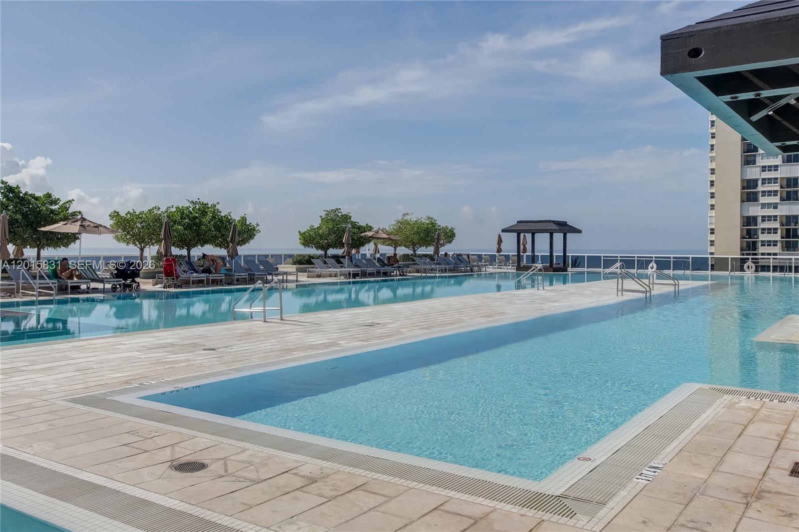 BEACH CLUB II - Residential