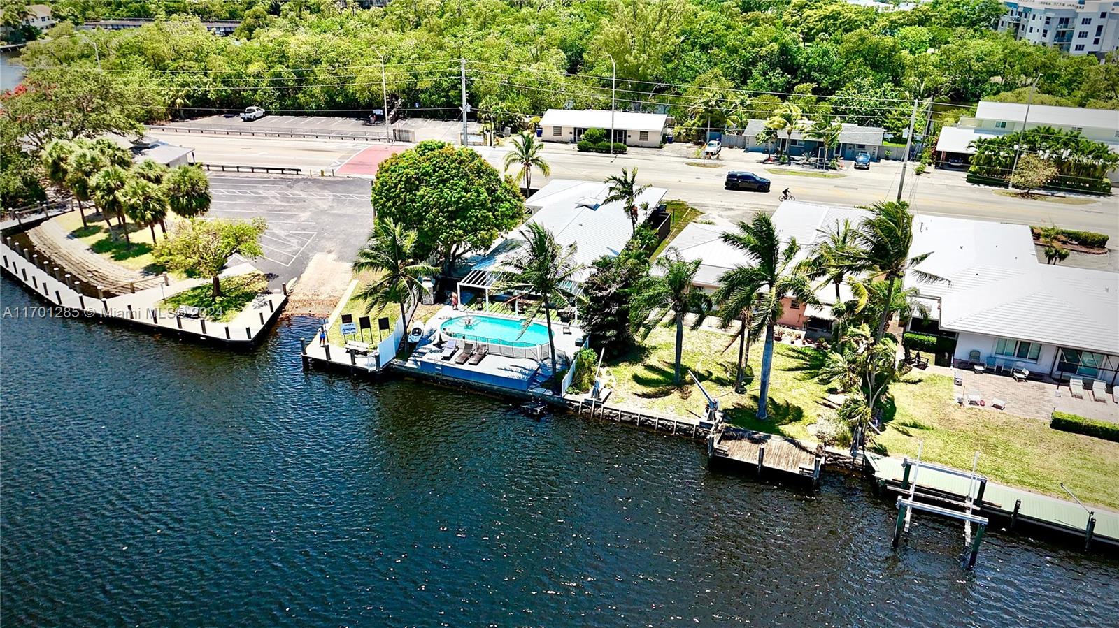 EDGEWATER ESTATES-AMEN PL - Residential Lease